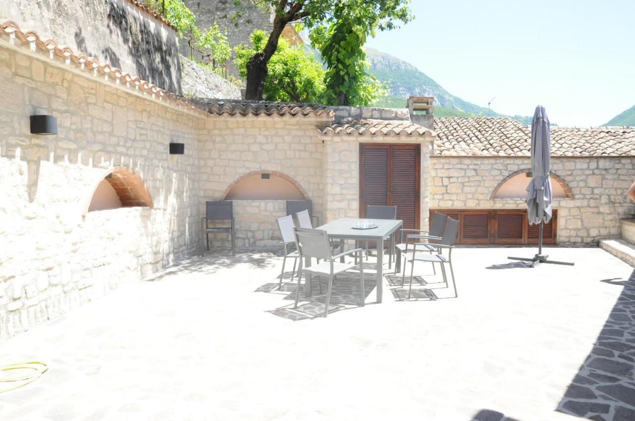 Villa Con Piscina "La Dogana Di Spoleto " SantʼAnatolia di Narco Exterior foto